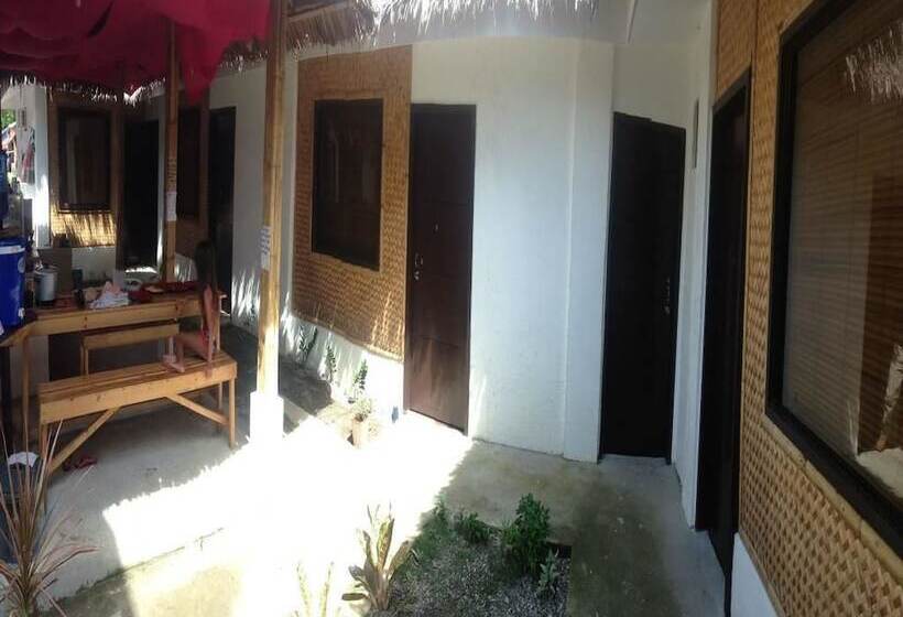 Отель Lola S Lodge