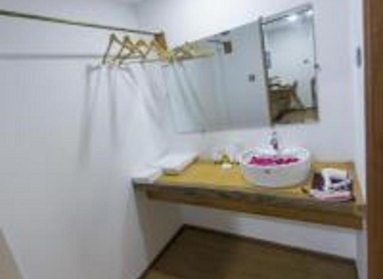 هتل Queen Jamadevi