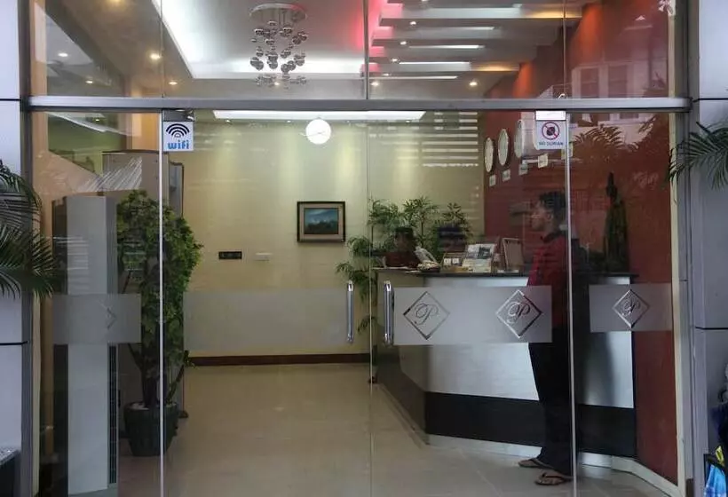 هتل Royal Platinum