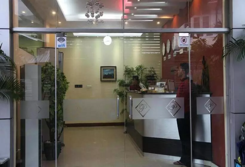 هتل Royal Platinum