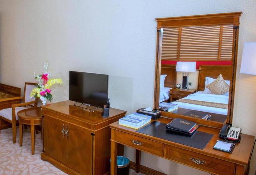 هتل The  Royal Ace