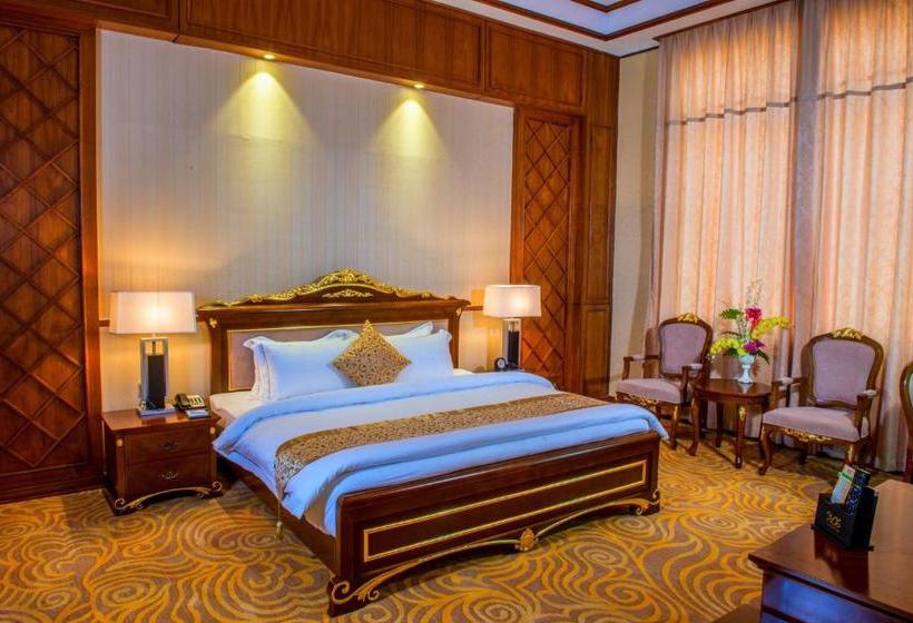 هتل The  Royal Ace