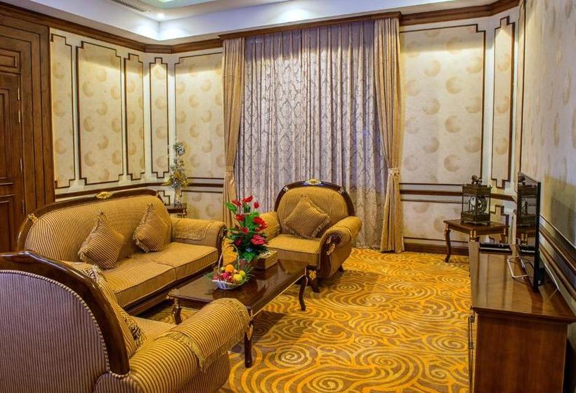 هتل The  Royal Ace