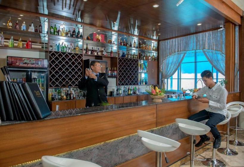 هتل The  Royal Ace