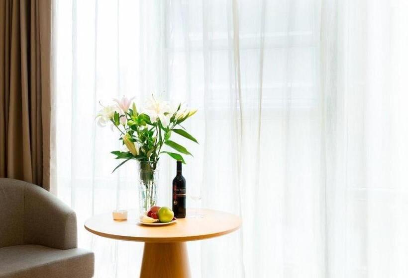 Chonpines Hotels·leshan Giant Buddha