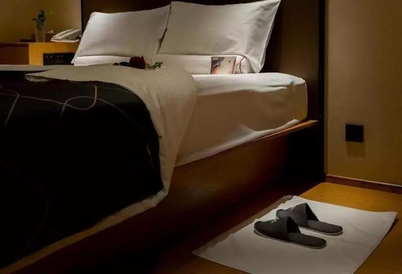 Chonpines Hotels·leshan Giant Buddha