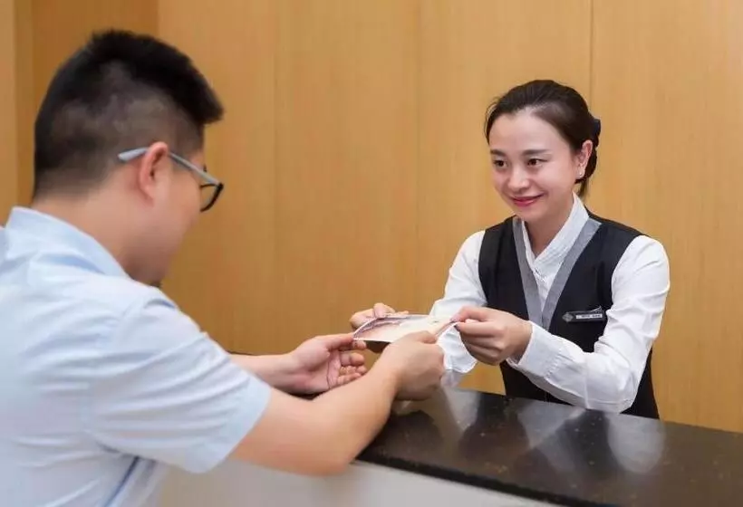 Chonpines Hotels·leshan Giant Buddha