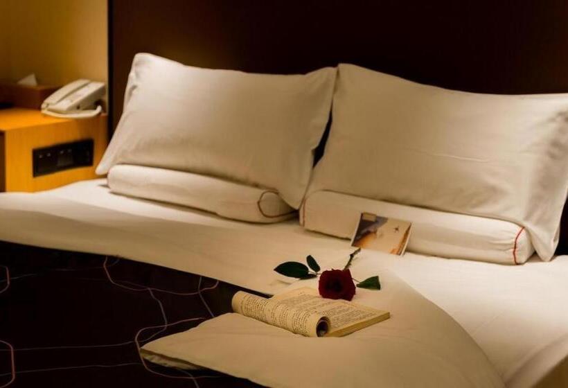 Chonpines Hotels·leshan Giant Buddha