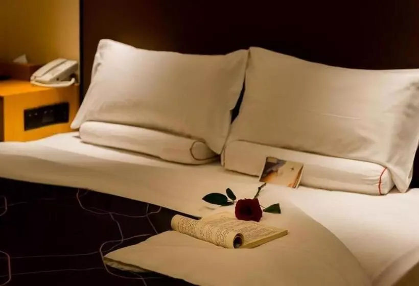 Chonpines Hotels·leshan Giant Buddha