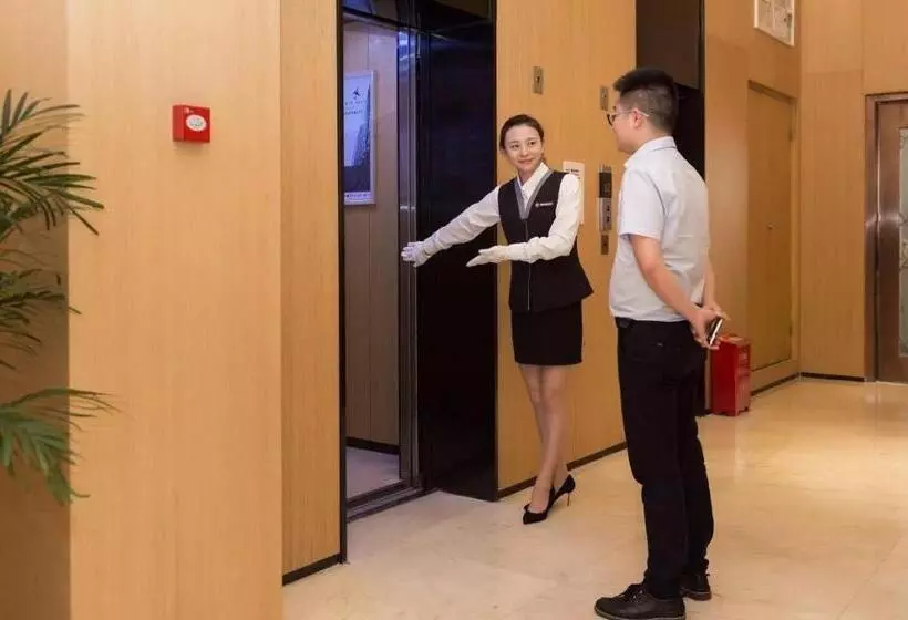 Chonpines Hotels·leshan Giant Buddha