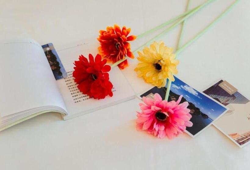 Chonpines Hotels·leshan Giant Buddha