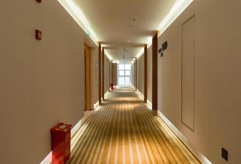 Chonpines Hotels·leshan Giant Buddha