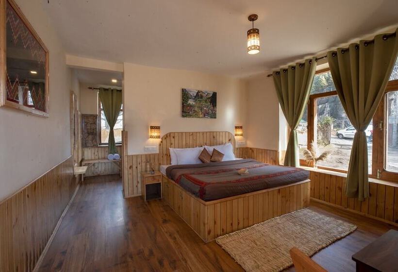 בית מלון כפרי Ride Inn Cafe And Resort