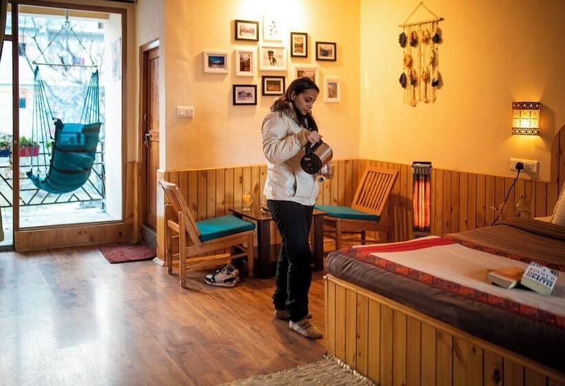 בית מלון כפרי Ride Inn Cafe And Resort