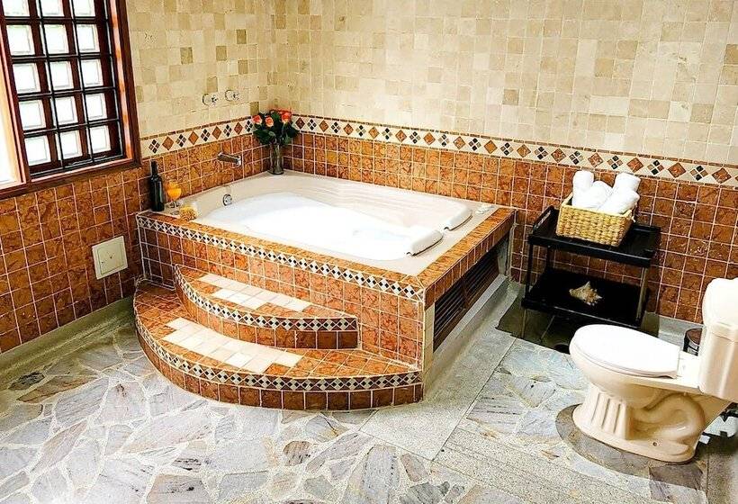 Отель Luxury Villa In Provenza