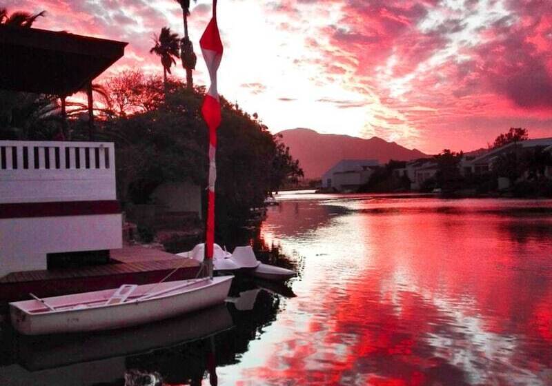 Admiralty Bed & Breakfast