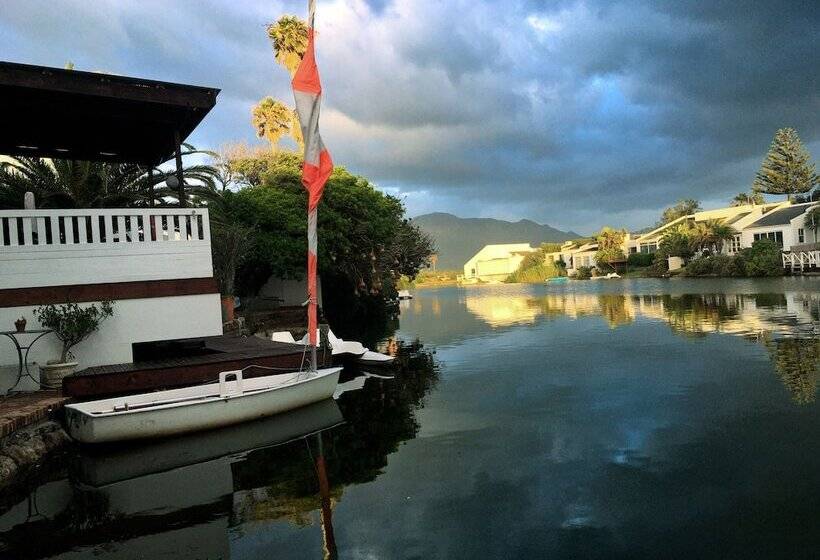 Admiralty Bed & Breakfast