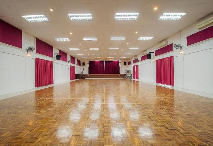 Ymca International Hostel