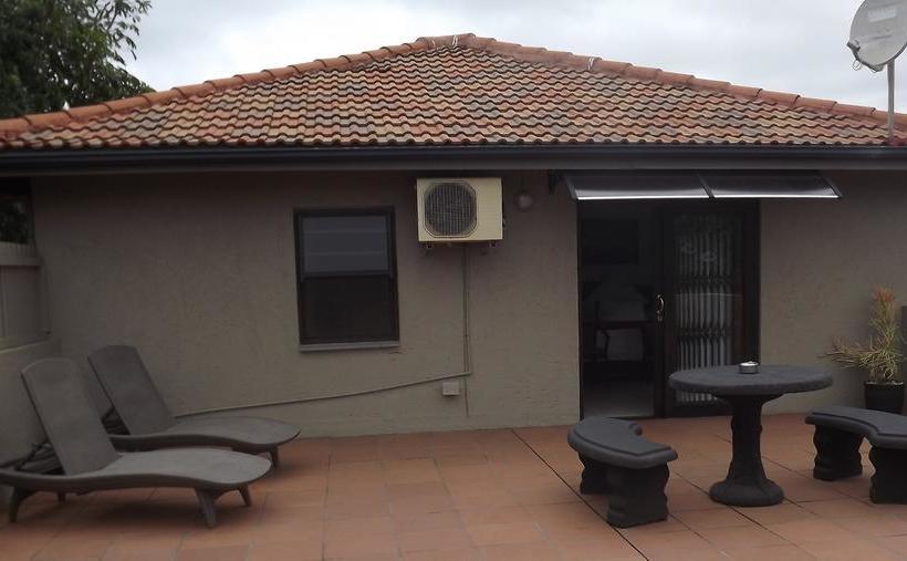 مبيت وإفطار Akidogo Guest House