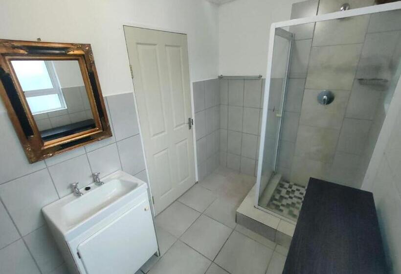 مبيت وإفطار Blue Mountain Farm Lodge, Cabins & Cottages