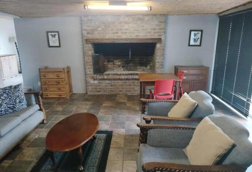 مبيت وإفطار Blue Mountain Farm Lodge, Cabins & Cottages