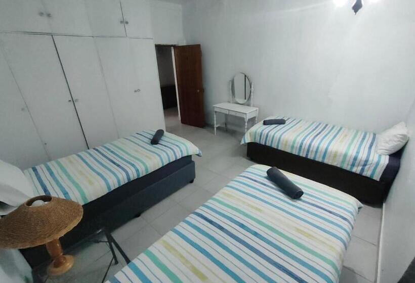 مبيت وإفطار Blue Mountain Farm Lodge, Cabins & Cottages