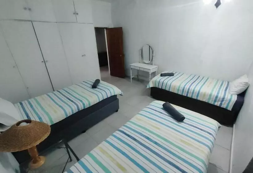 تختخواب و صبحانه Blue Mountain Farm Lodge, Cabins & Cottages