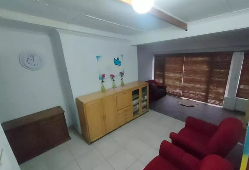 تختخواب و صبحانه Blue Mountain Farm Lodge, Cabins & Cottages