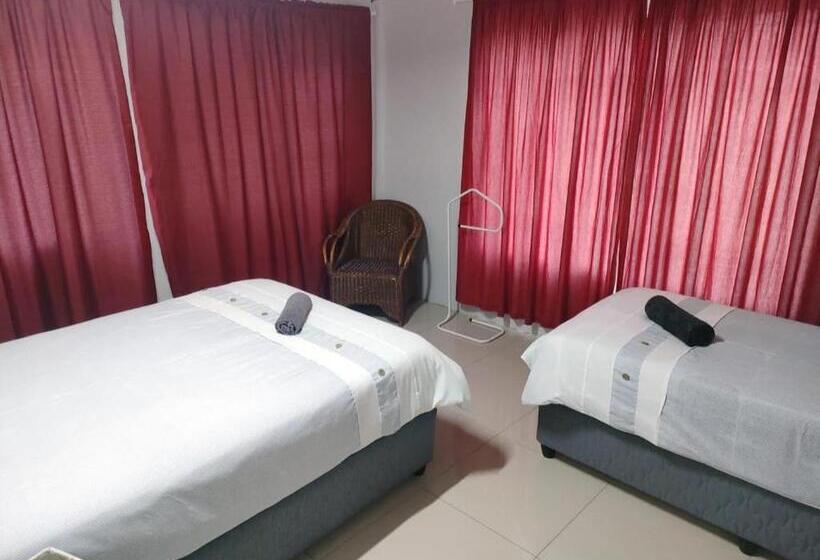 مبيت وإفطار Blue Mountain Farm Lodge, Cabins & Cottages