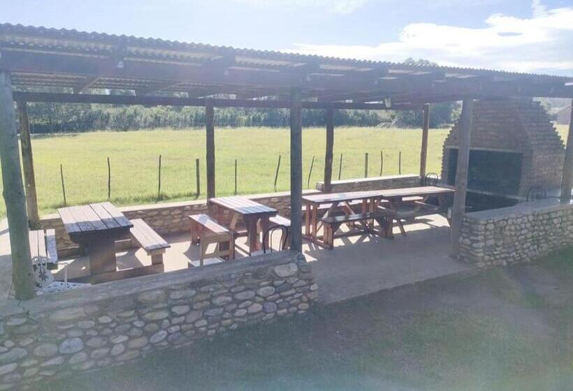 مبيت وإفطار Blue Mountain Farm Lodge, Cabins & Cottages