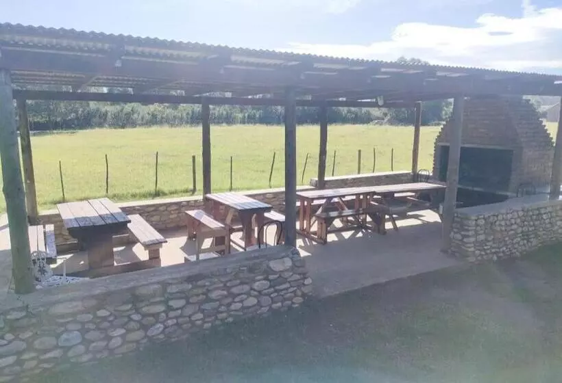 تختخواب و صبحانه Blue Mountain Farm Lodge, Cabins & Cottages
