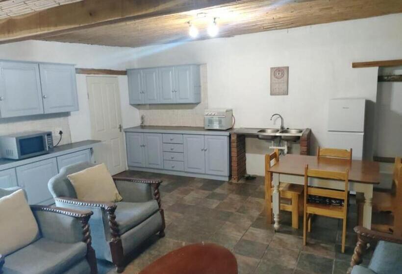 مبيت وإفطار Blue Mountain Farm Lodge, Cabins & Cottages