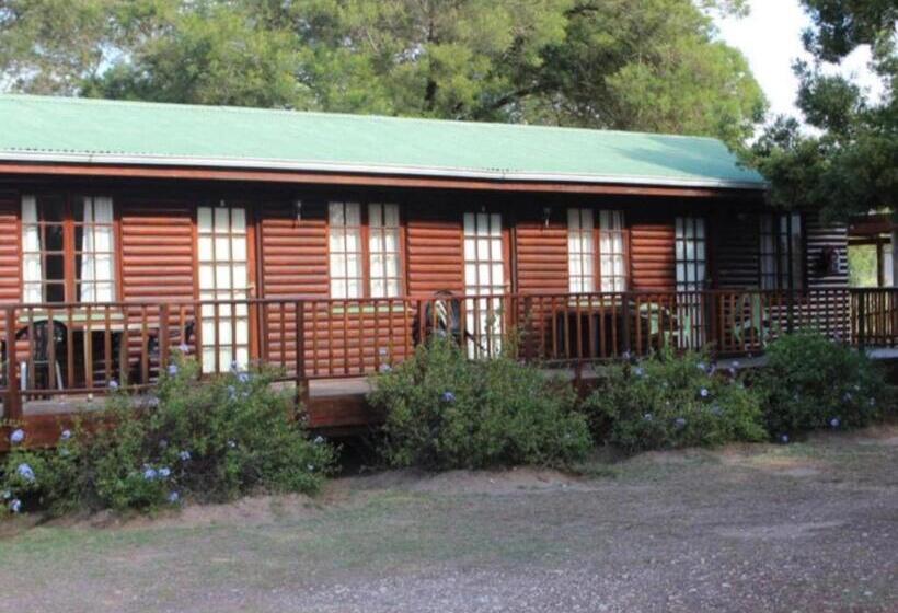 مبيت وإفطار Blue Mountain Farm Lodge, Cabins & Cottages