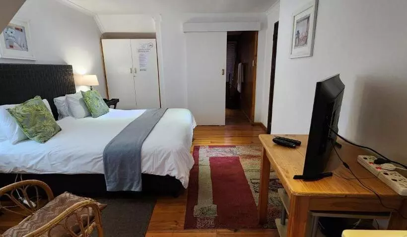 ベッドアンドブレックファースト Lagoon Lodge