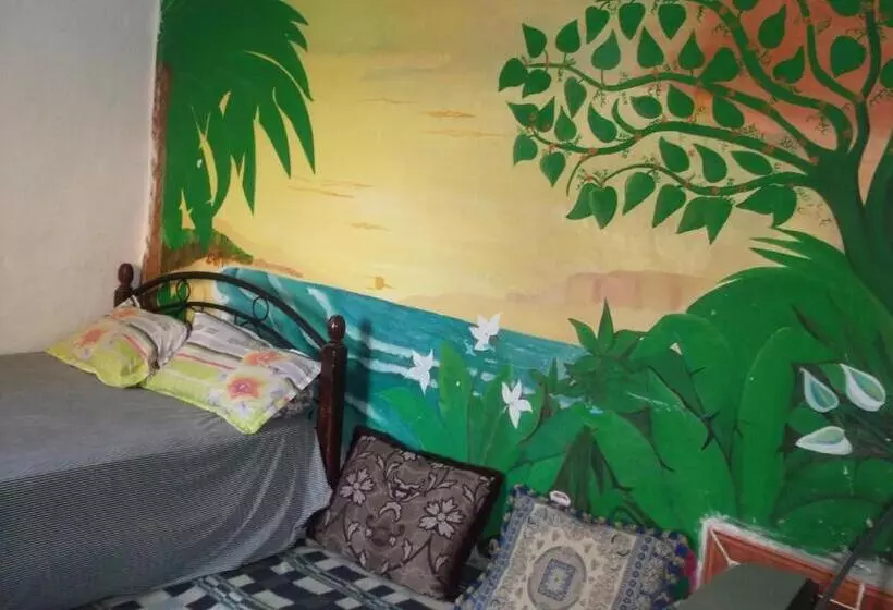 تختخواب و صبحانه Laverie Du Soleil Surf House