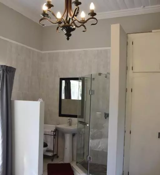 ベッドアンドブレックファースト Poetry Guestrooms