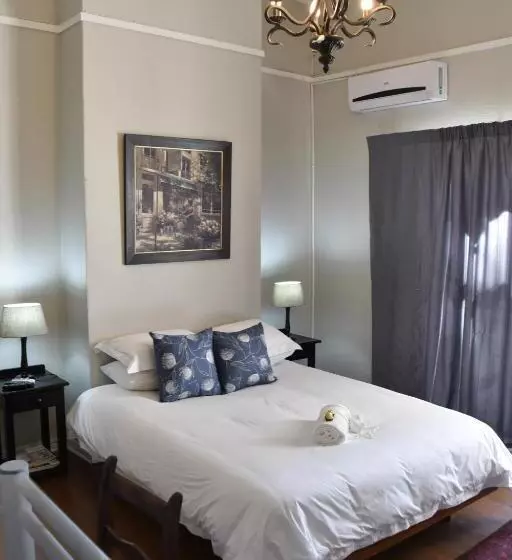 ベッドアンドブレックファースト Poetry Guestrooms