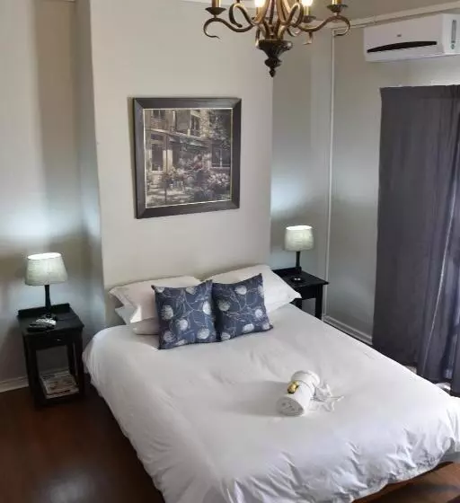ベッドアンドブレックファースト Poetry Guestrooms