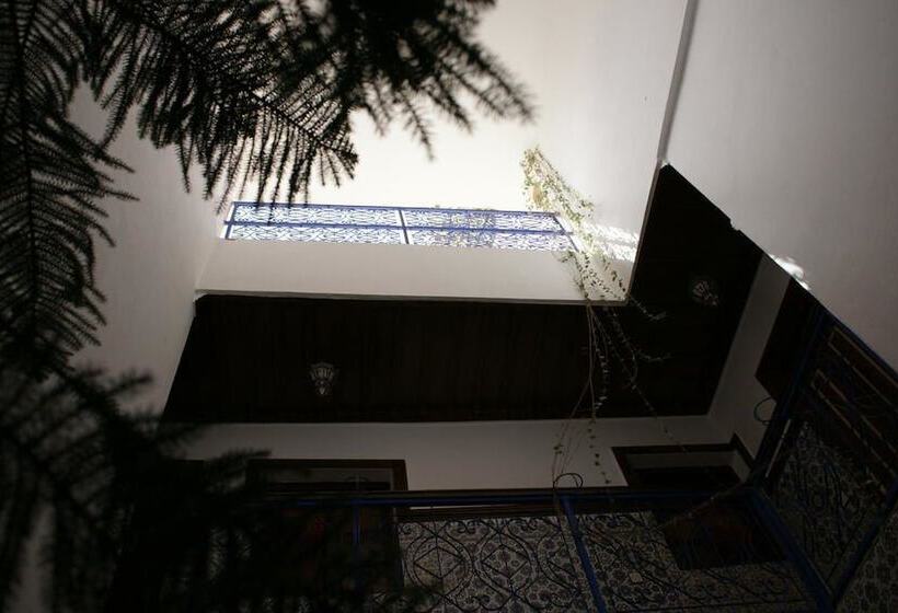 تختخواب و صبحانه Riad Taddert