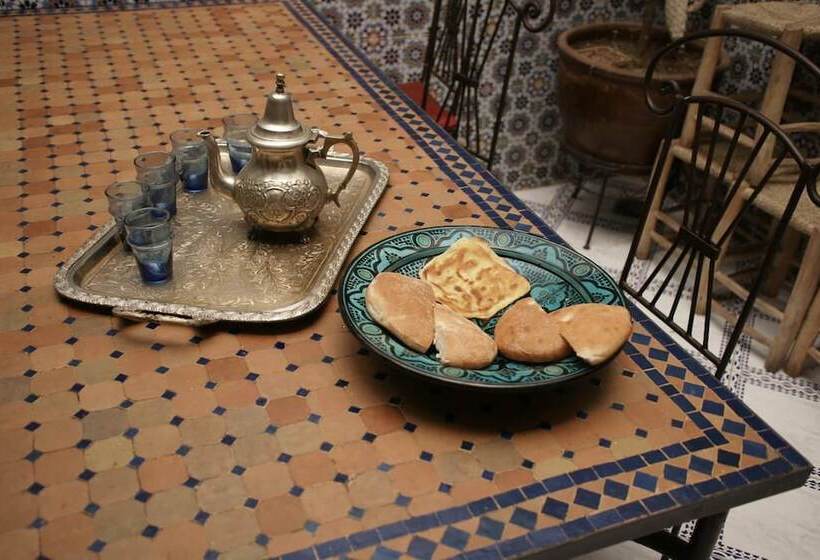 تختخواب و صبحانه Riad Taddert