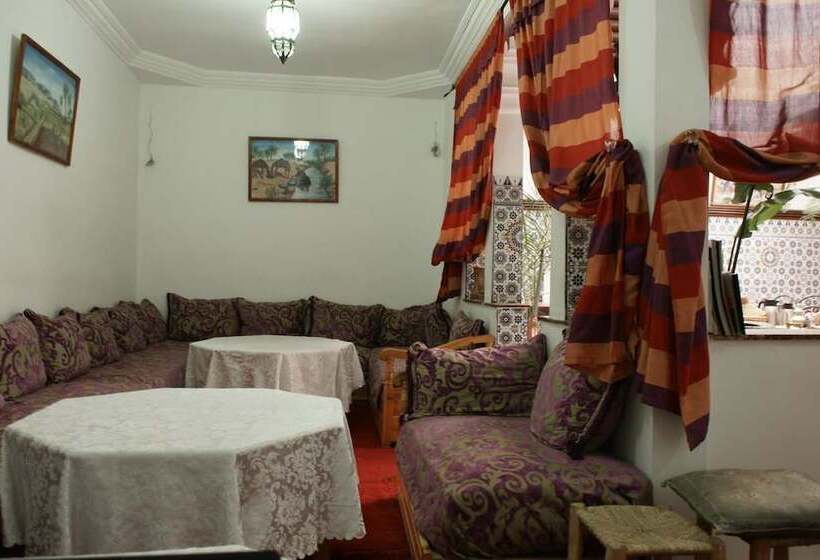 تختخواب و صبحانه Riad Taddert