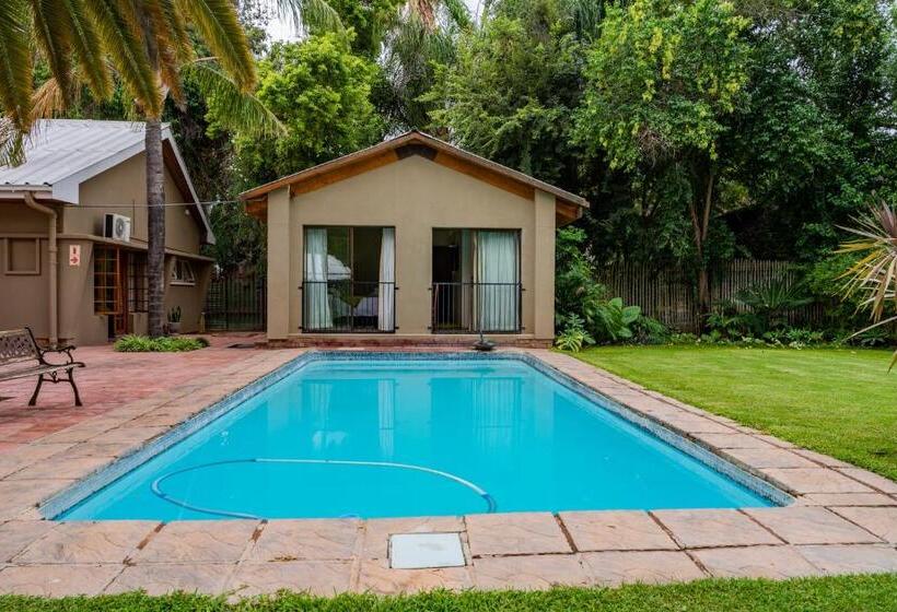 住宿加早餐  Riverbank Lodge