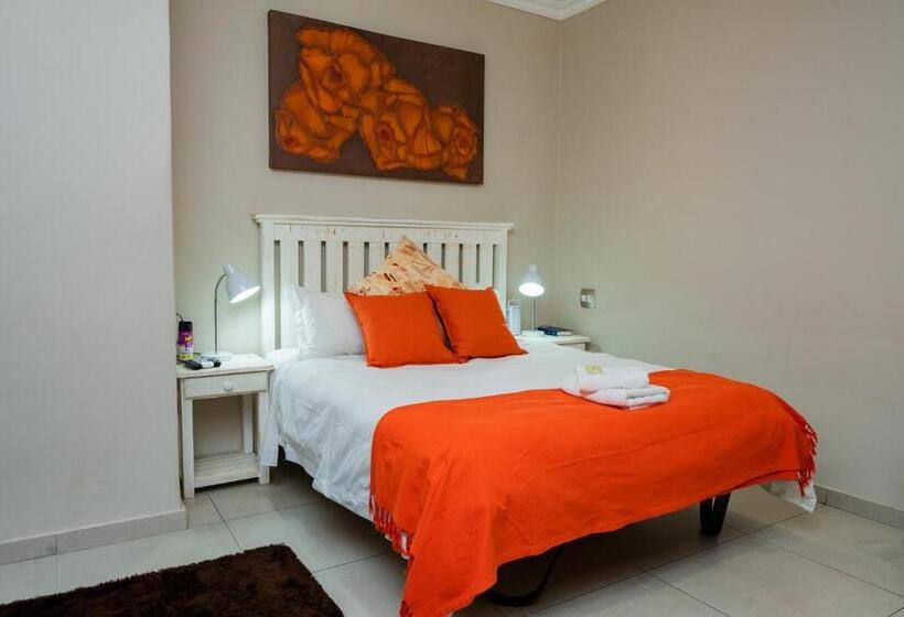 住宿加早餐  Riverbank Lodge