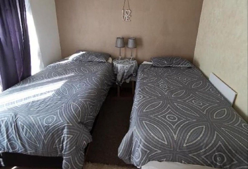 צימר Sunbird Guest House