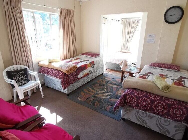 צימר Sunbird Guest House