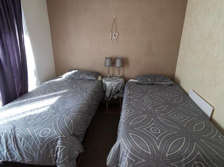 צימר Sunbird Guest House