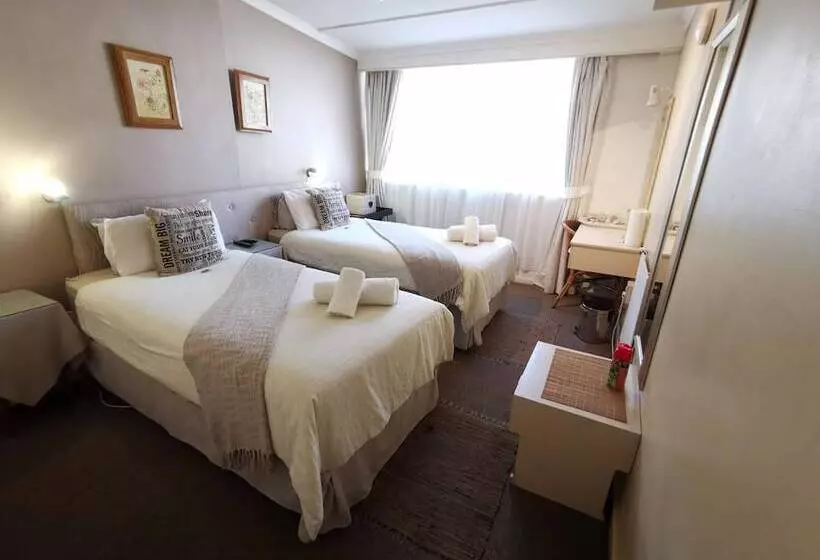 ベッドアンドブレックファースト Sunbird Guest House