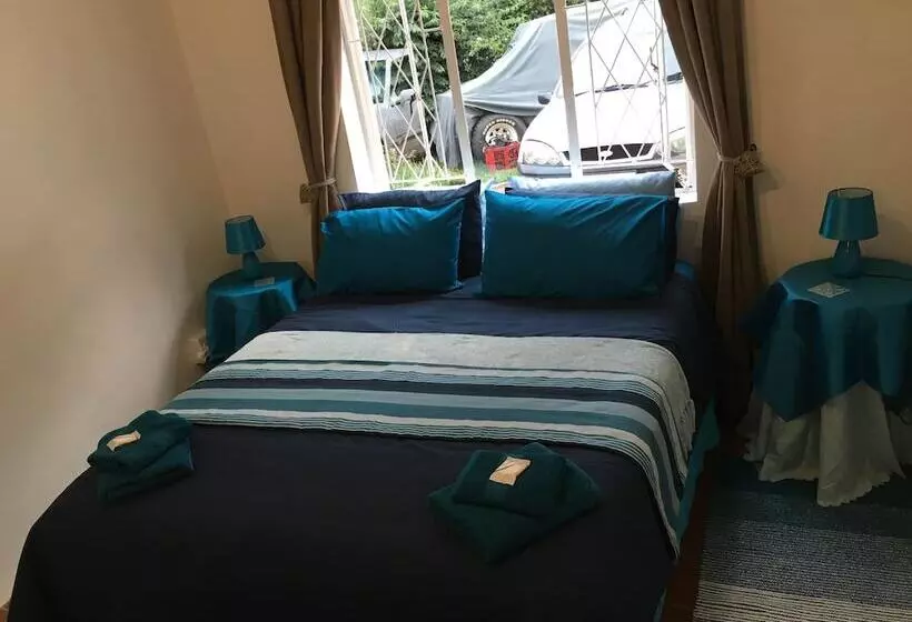 ベッドアンドブレックファースト Sunbird Guest House