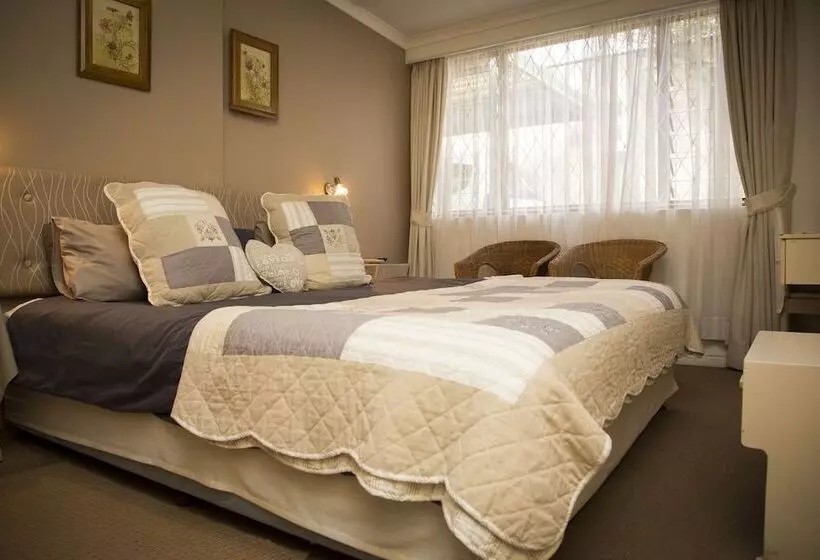 ベッドアンドブレックファースト Sunbird Guest House