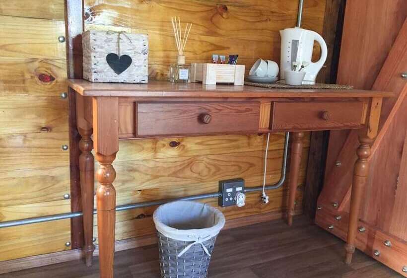 צימר Sunbird Guest House